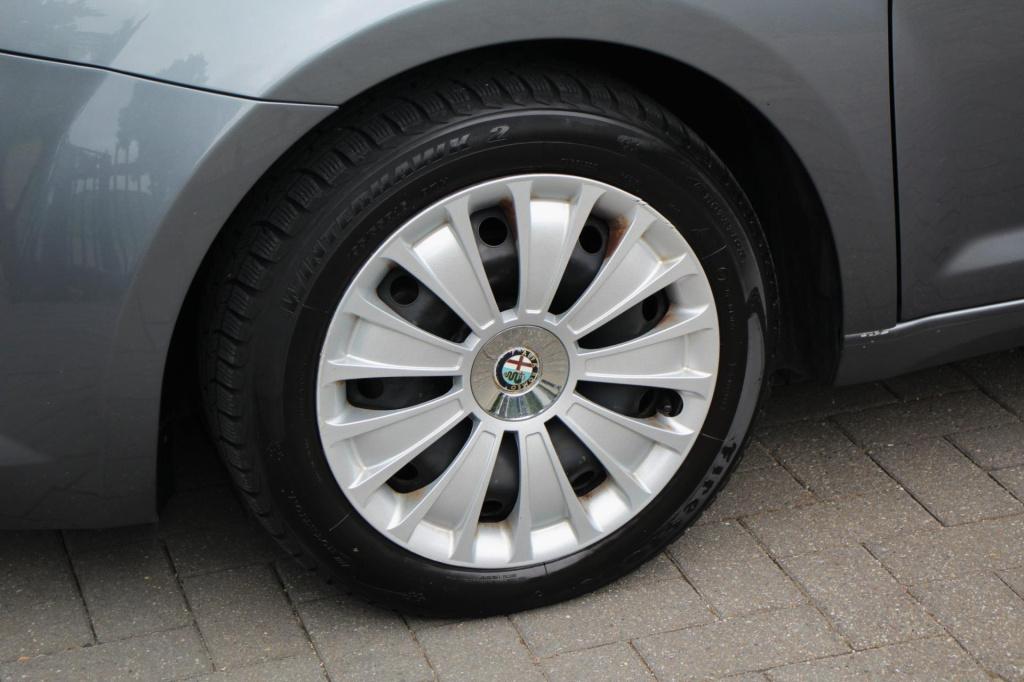 Alfa Romeo MiTo 1.4 progression - airco - led - 1e eigenaar - elektrische r