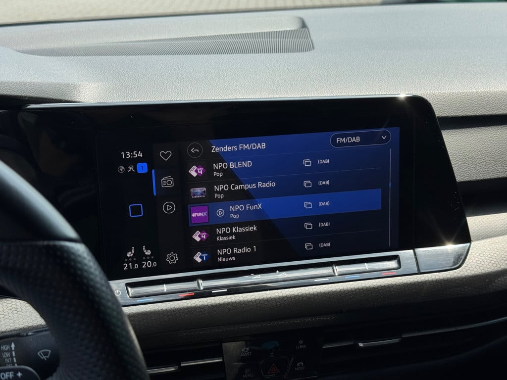 Volkswagen Golf 2.0 tsi gti * camera * stoel + stuur verwarming * carplay