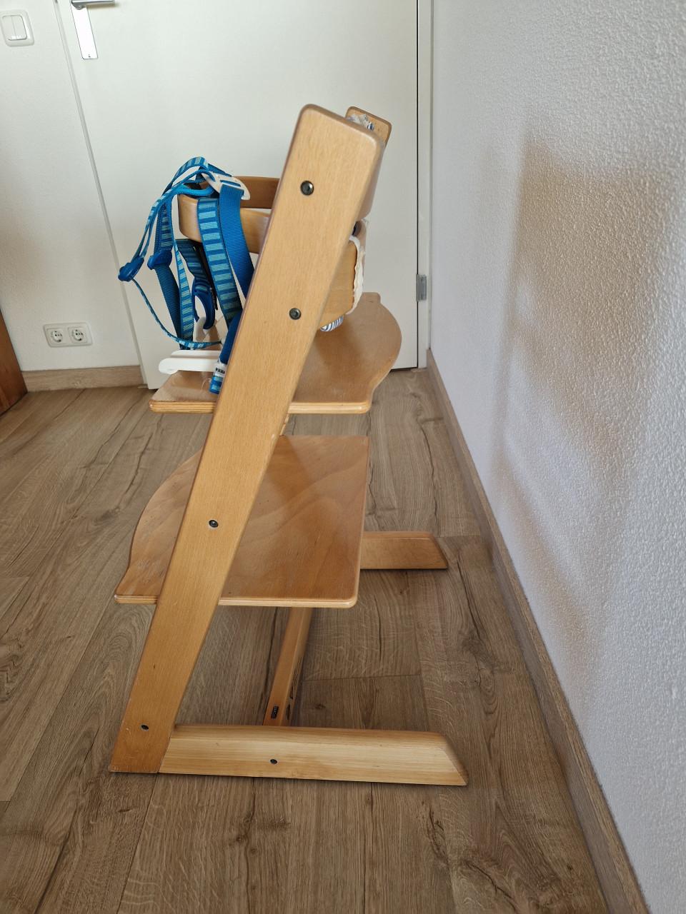 Tripp trapp stoeltje met beugel en tuigje