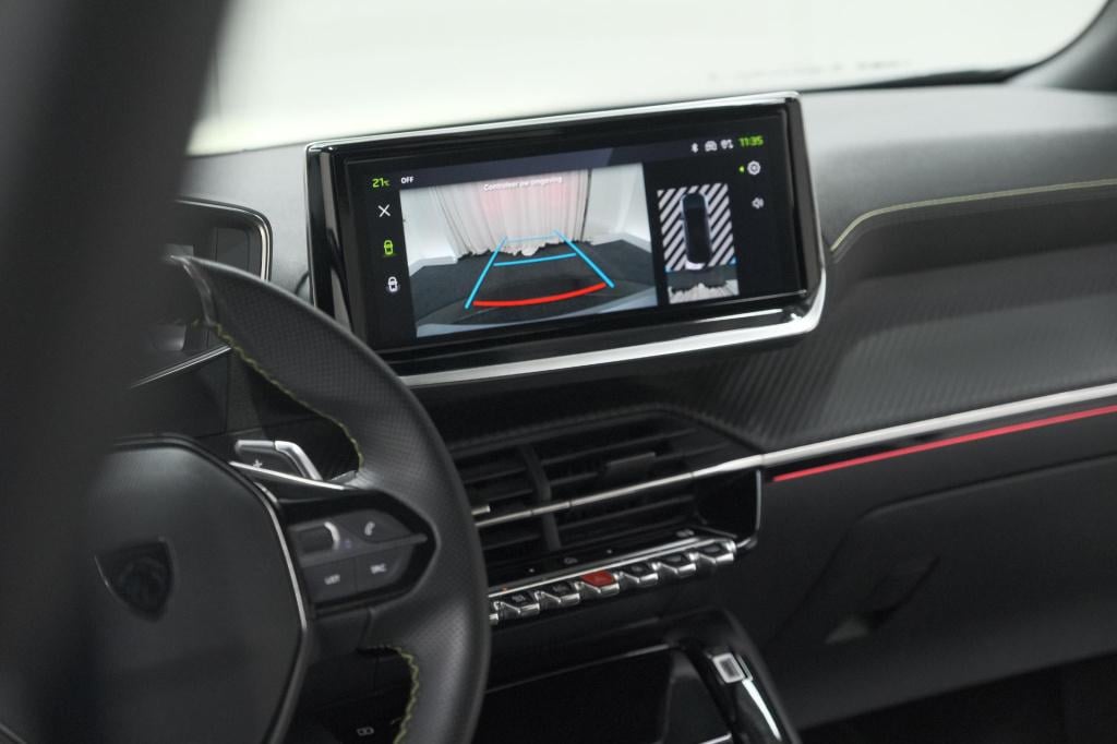 Peugeot 2008 puretech 130 eat8 gt | camera | apple carplay | parkeersensore