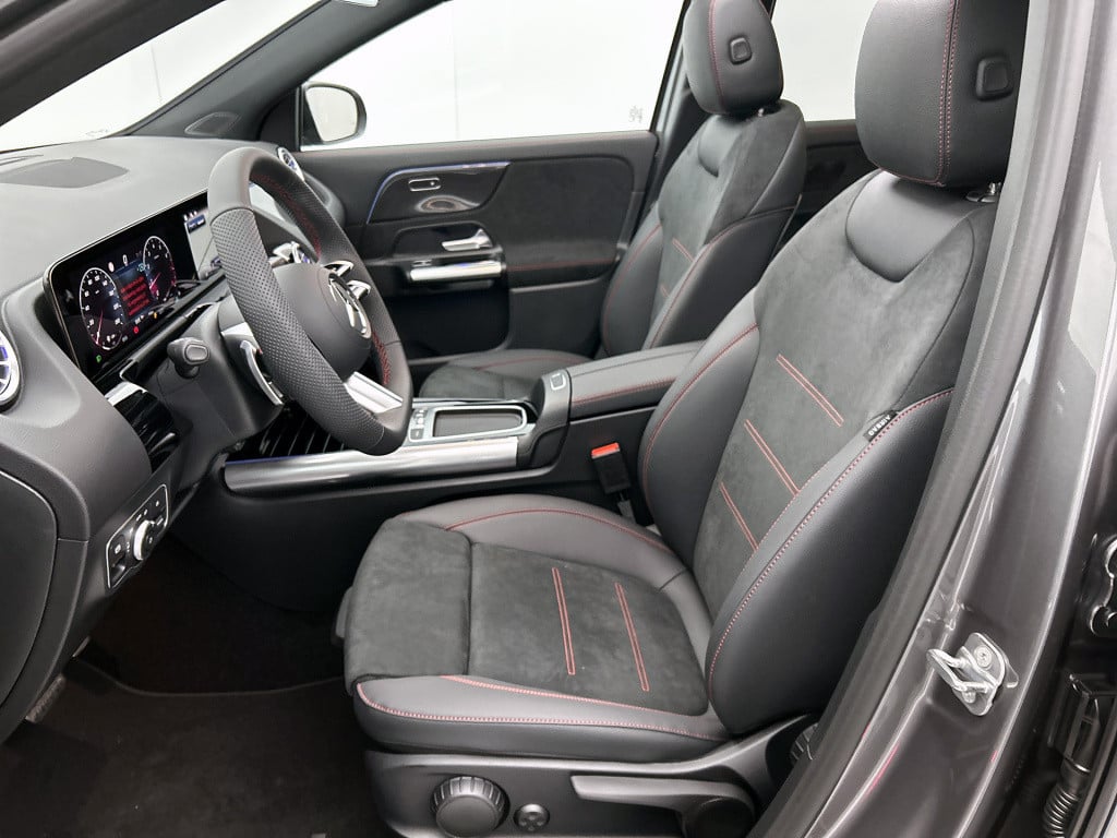 Mercedes-Benz Gla-klasse 180 business solution amg | nightpakket | trekhaak