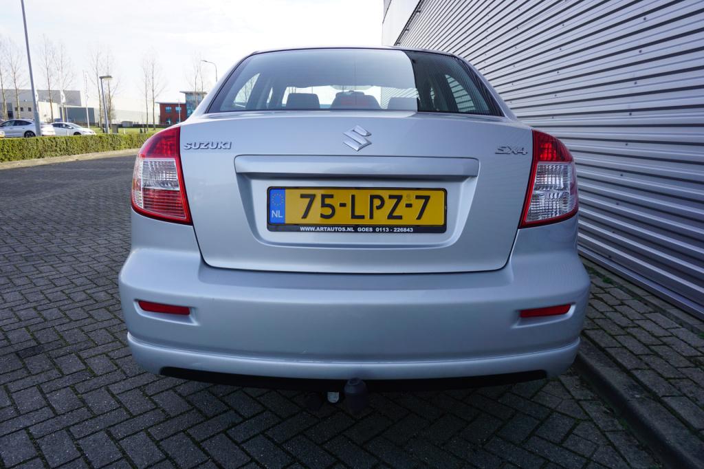 Suzuki Sx4 1.6 exclusive airco / elektr. ramen / trekhaak / lm velgen / nap