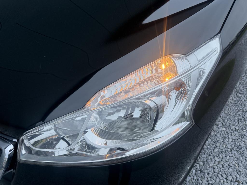 Peugeot 208 1.2 vti envy 5-drs