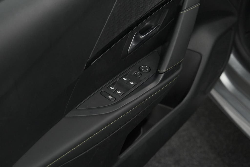 Peugeot 208 puretech 100 gt | camera | navigatie | apple carplay | parkeers
