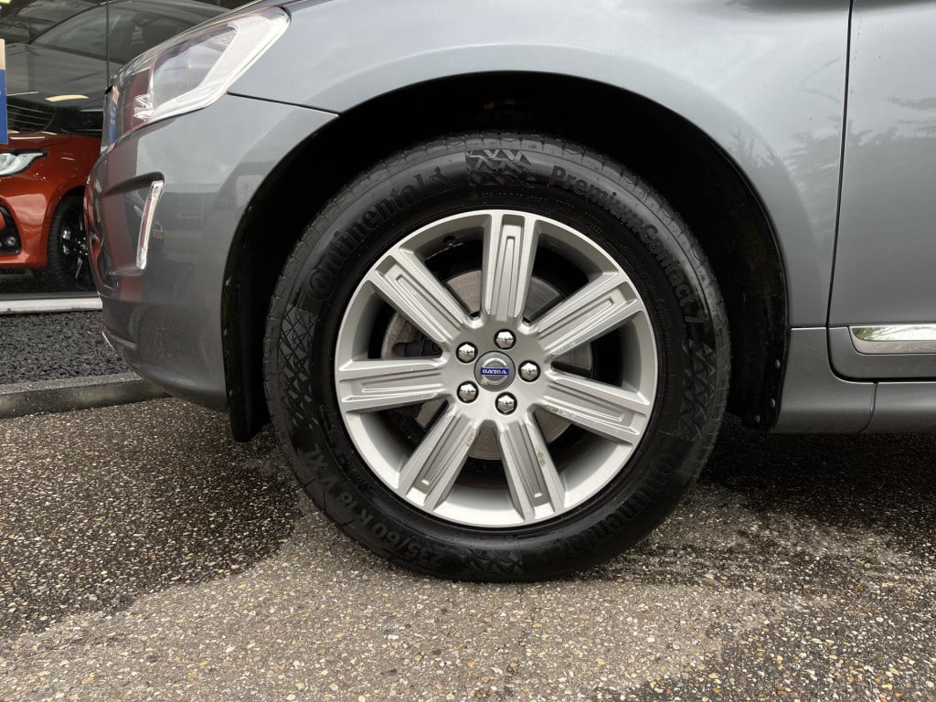 Volvo XC60 2.0 d4 fwd polar+ aut | leer | pano | zeer lage km. stand!