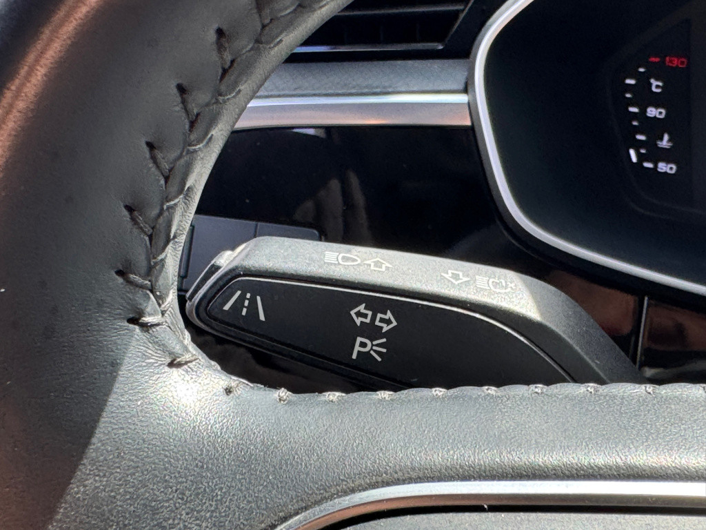 Audi Q3 35 tfsi design luxe * trekhaak * sportstoelen* carplay