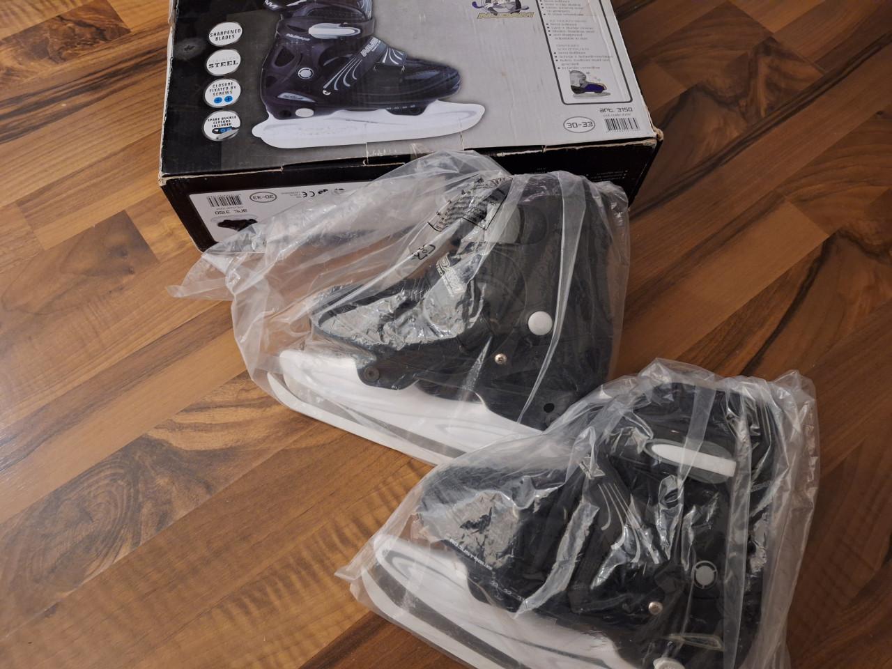 Schaatsen maat 30-33, verstelbaar in maat.