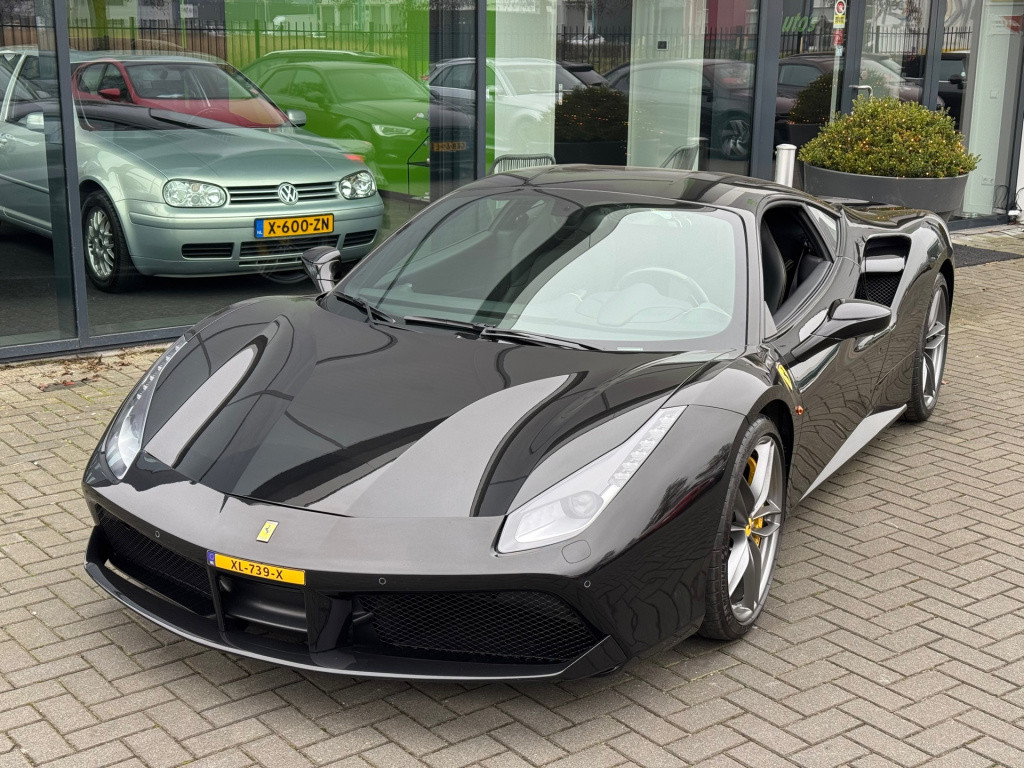 Ferrari 488 3.9 gtb hele * daytona seats * carbon driver zone * dealer onde