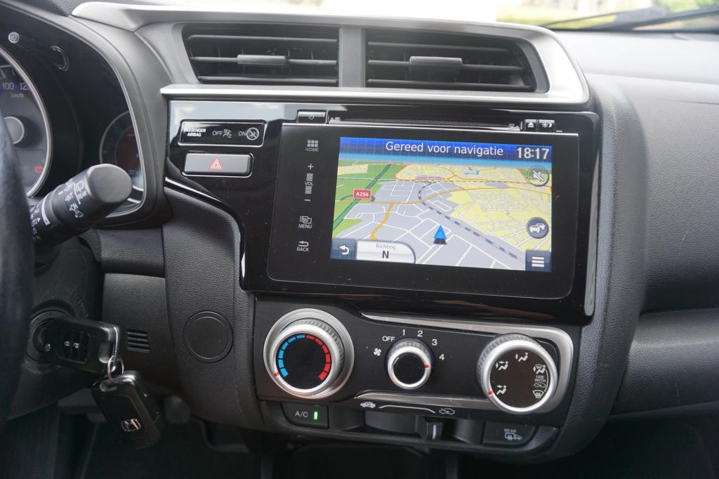 Honda Jazz 1.5 i-vtec dynamic airco / navi / cruise / stoelverw. / dab / ca