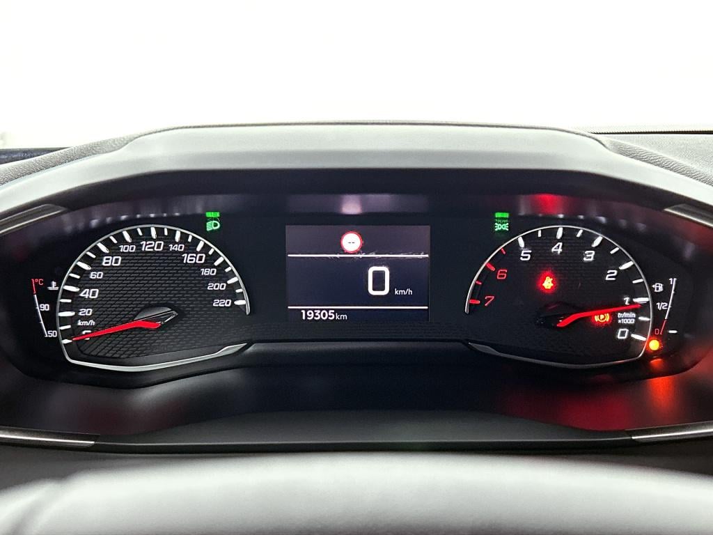 Peugeot 2008 130 pk active pack | rijklaar | apple carplay | camera | stoel