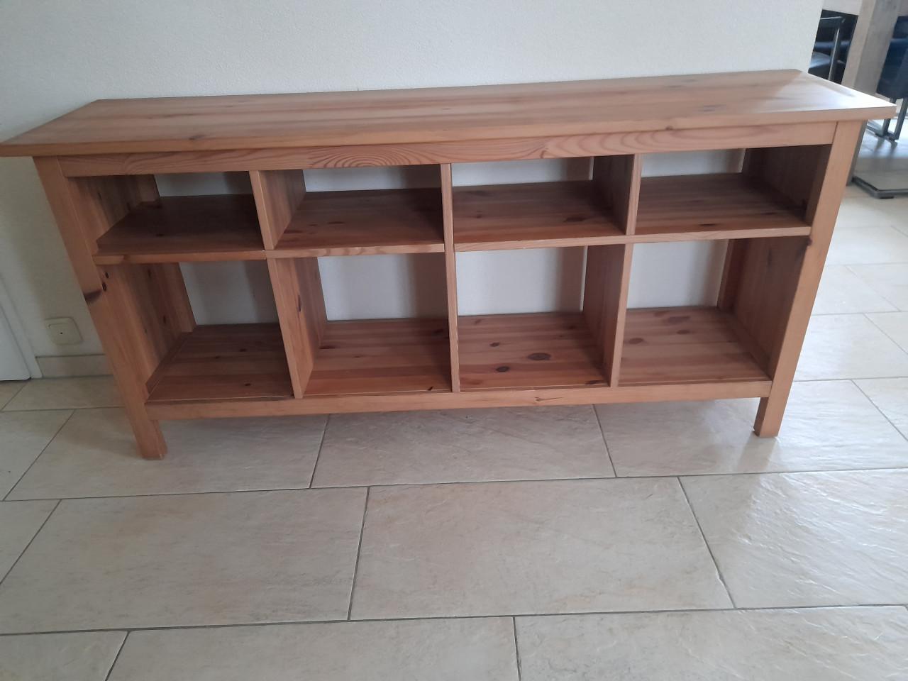 Massief houten vakkenkast 156,5 x 39,5 x 74H (in goede nette staat )