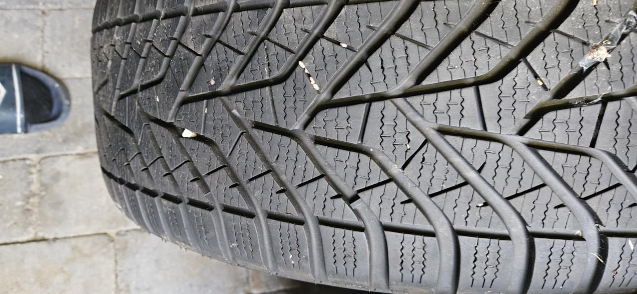 Nissan velgen met winterbanden