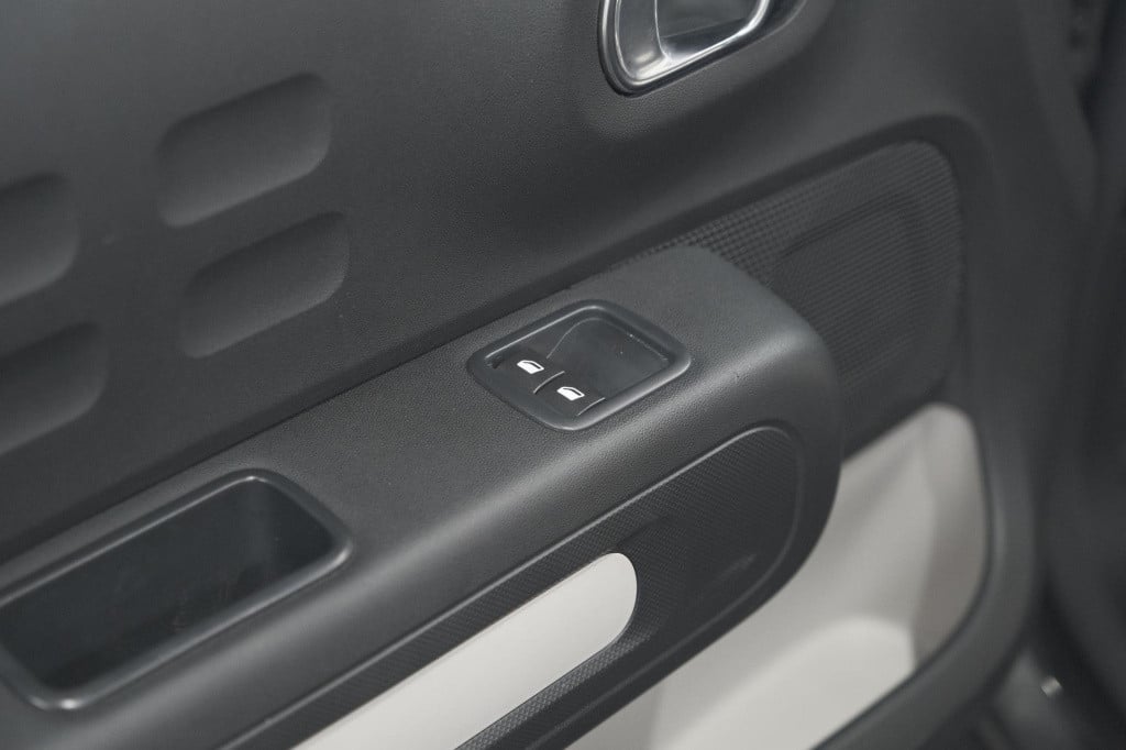 Citroen C3 puretech 82 c-series | navigatie | climate control | apple carpl
