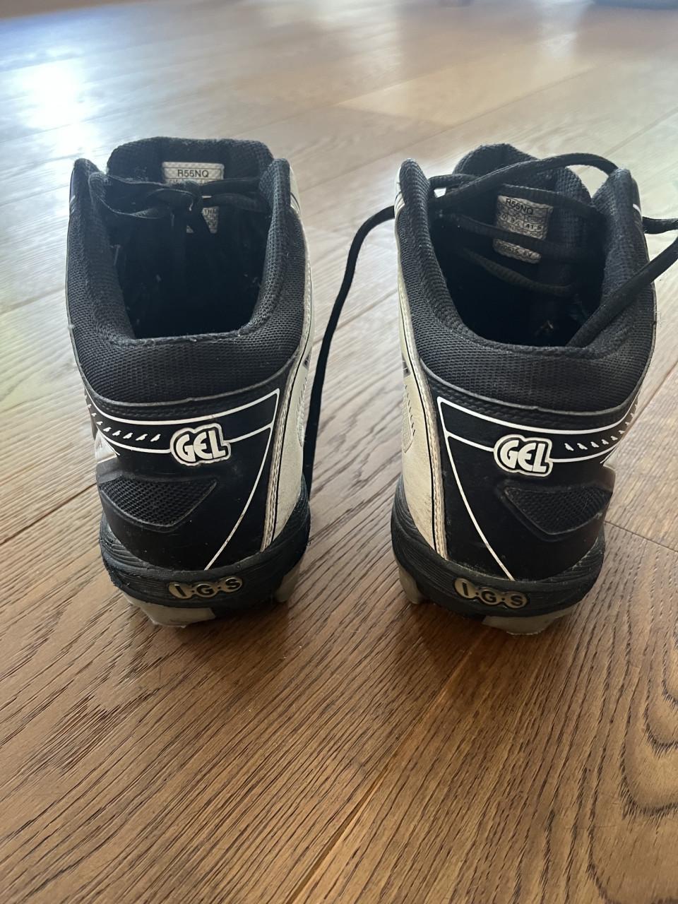 Sportschoenen veld (korfbal of hockey)