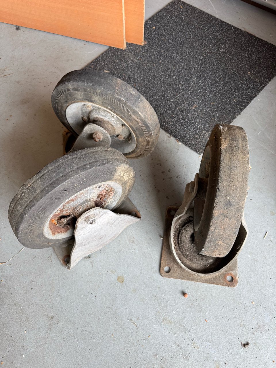 Grote zwenk/bokwielen vintage, 3 stuks
