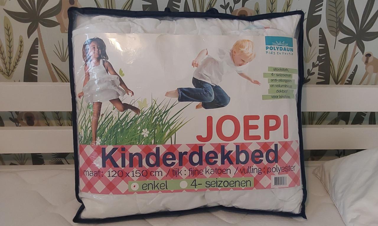 Compleet peuterbed met lade, matras, kussen, dekbed, hoeslakens,beschermers
