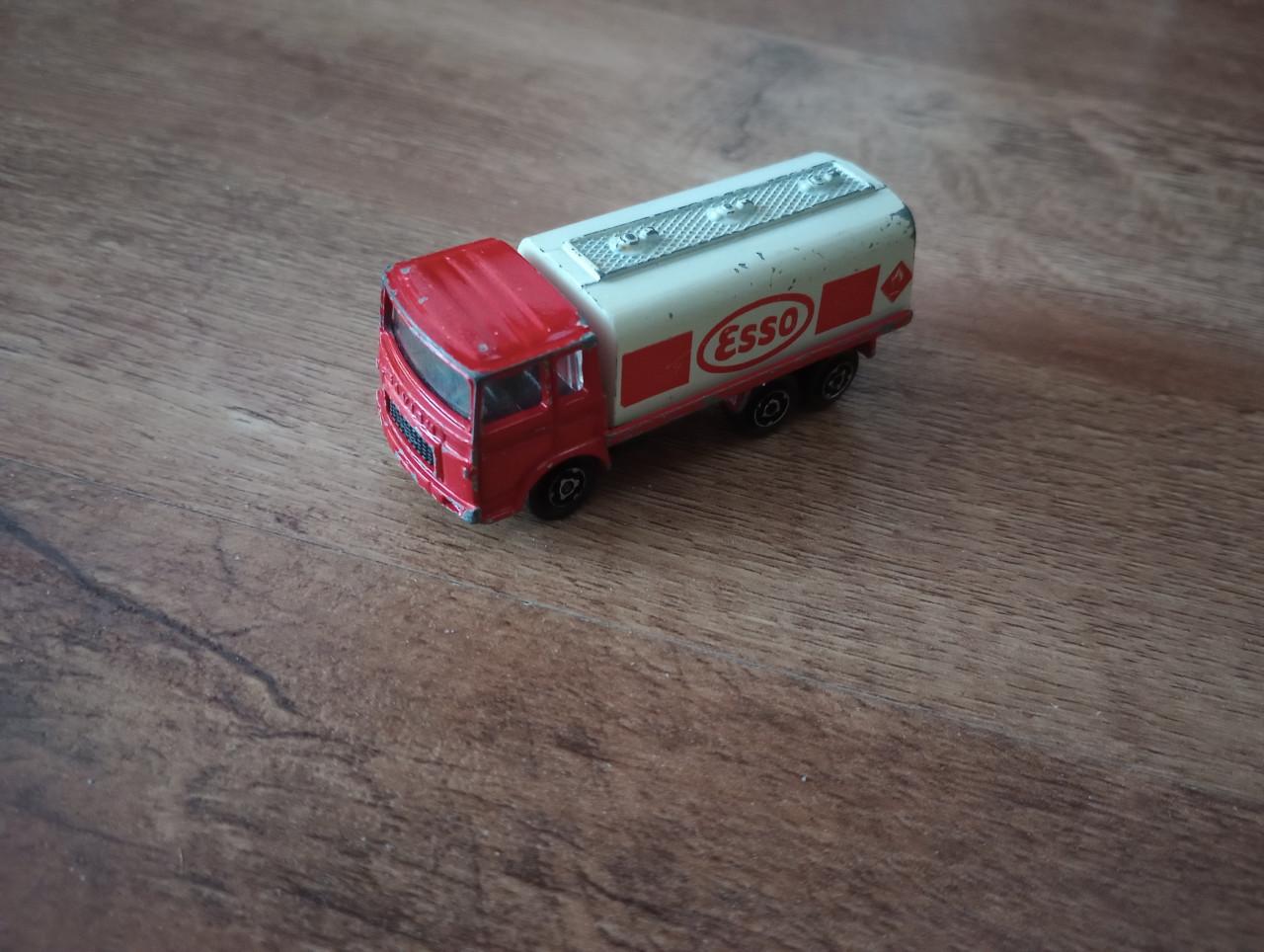 Majorette Saviem Esso Tankwagen 1/100