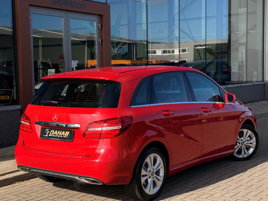 Mercedes-Benz B-Klasse b180 | navi | half leder | stoelverwarming | trekhaa