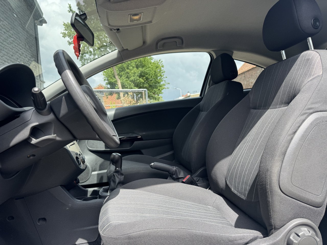 Opel Corsa 1.4 16V 66KW 3DRS 2007 Zilver Airco Apk Cruise Nap