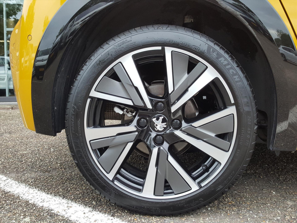 Peugeot 208 gt 1.2 puretech 100pk (vol)automaat (eat8) | navigatie 3d cockp