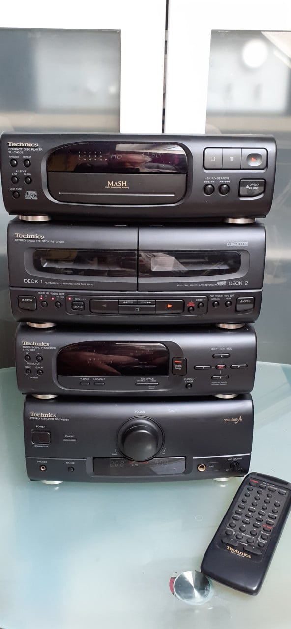 Stereo set technics compleet met boxen kabels en ab