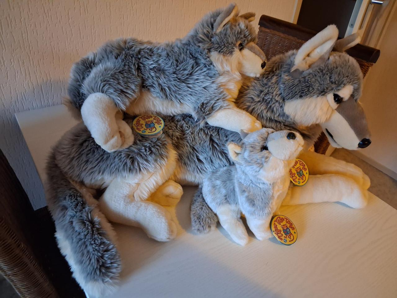 Wolven knuffels Tiger Tale Toys