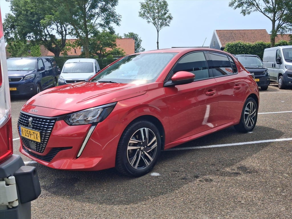 Peugeot 208 1.2 puretech 100pk eat8 allure pack | navi | bt | parkeersens. 