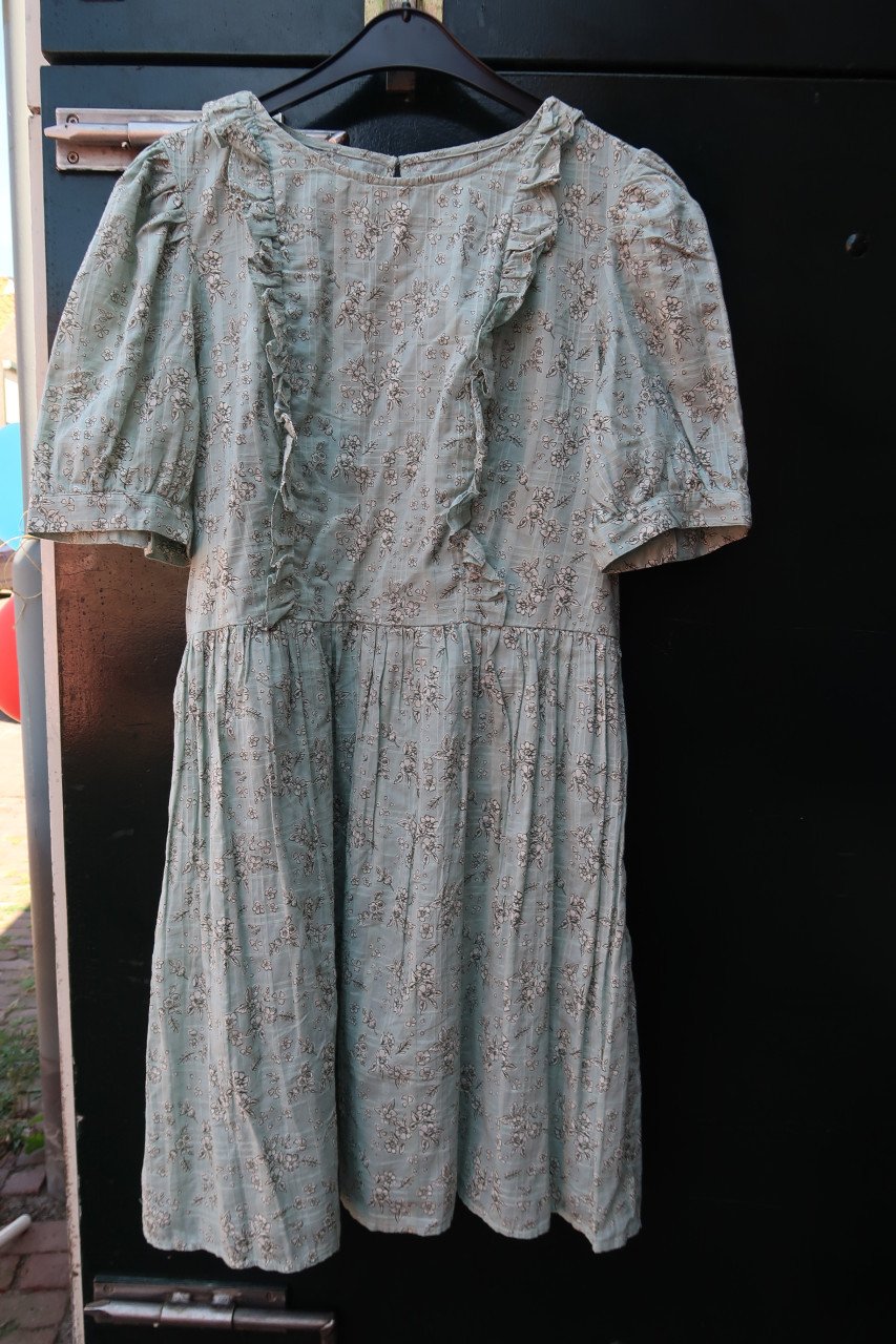 Dames blouses en tuniekjes, maat 42/44 per kledingstuk €3,00