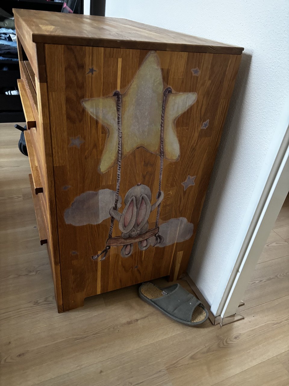 Degelijke houten Babykamer meubelset (ledikant, commode)