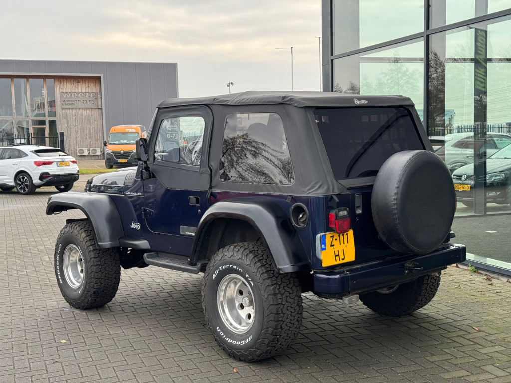 Jeep Wrangler 2.5i softtop + hardtop