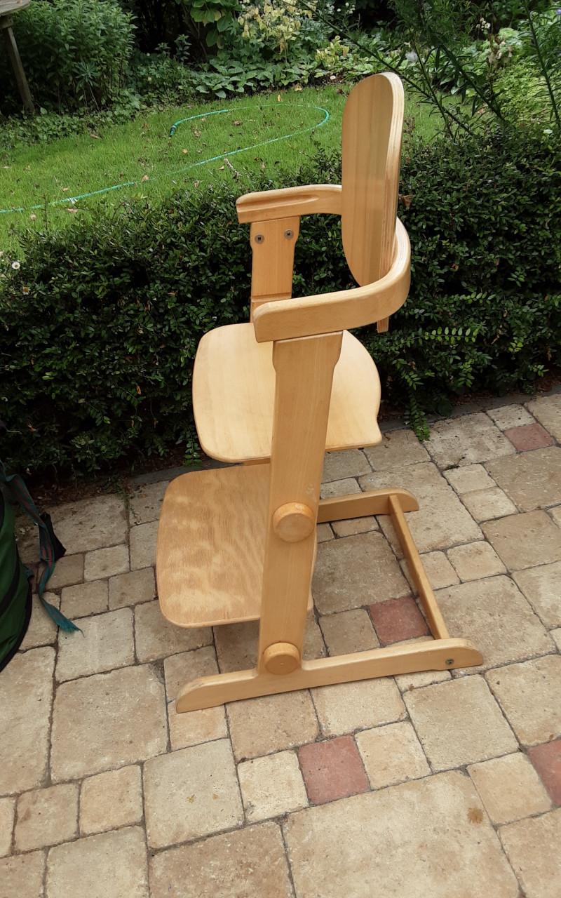 Houten kinderstoel