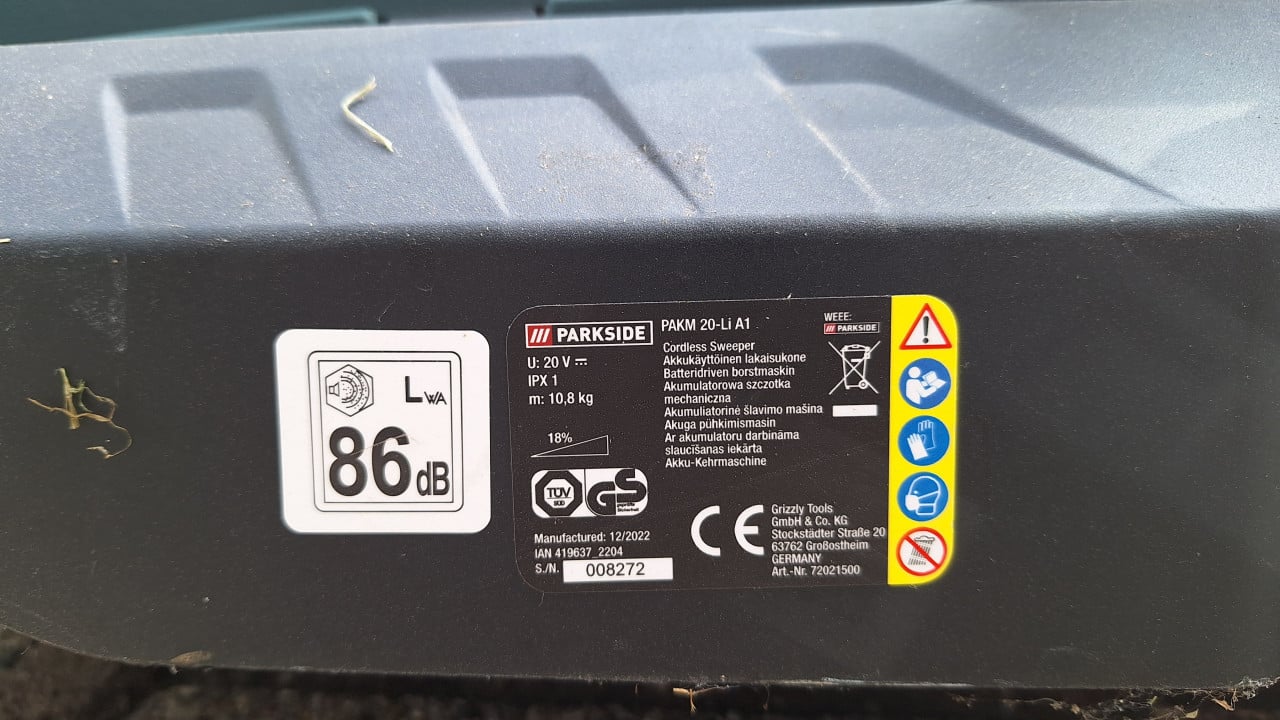 Bladblazer ,tuinscherm veegmachine op accu ( Accu niet bijgeleverd)