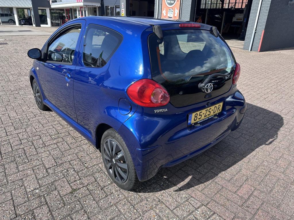 Toyota Aygo 1.0-12v +