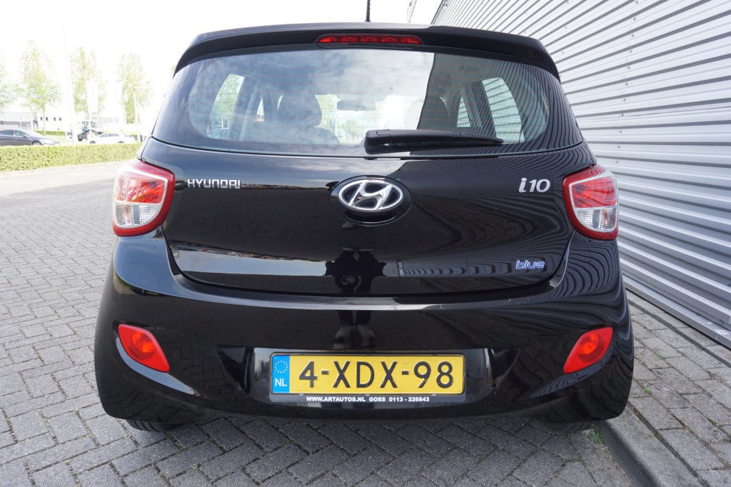 Hyundai I 10 1.0i i-motion comfort 1e eigenaar / airco / elektr. ramen / na