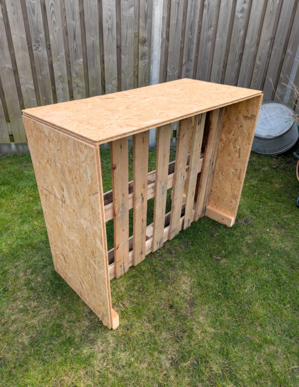 2x houten bar van pallet