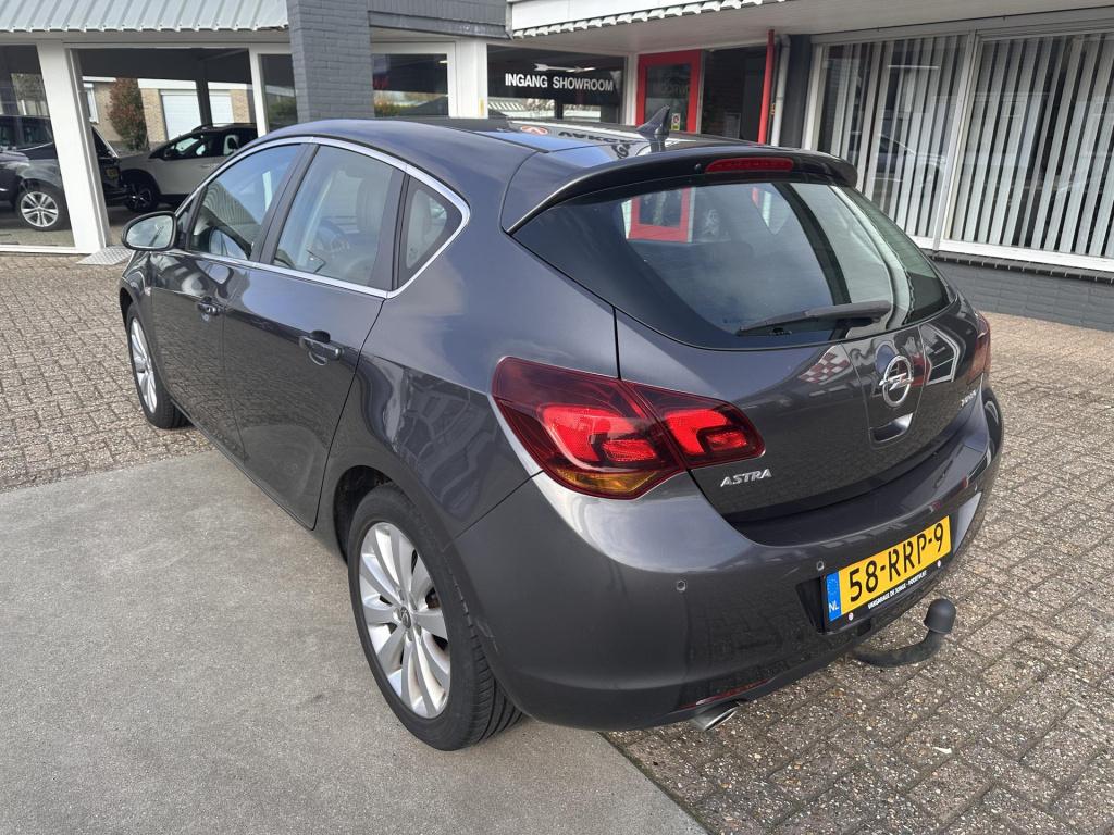 Opel Astra 1.4 turbo cosmo