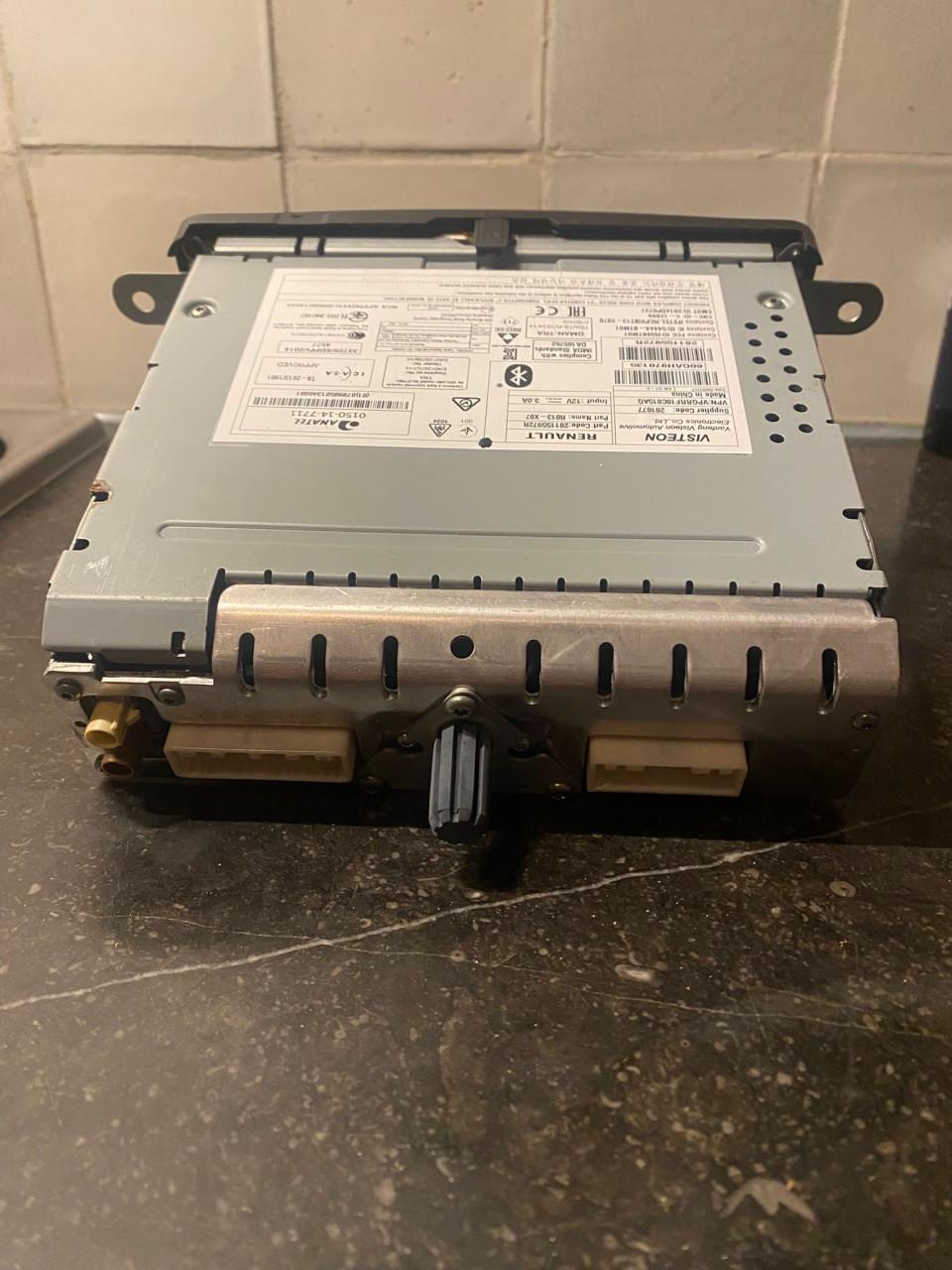 Orginele radio Dacia Duster