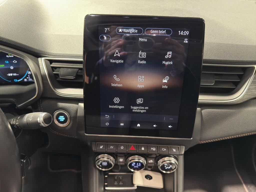 Renault Captur e-tech plug-in hybrid initiale panoramadak | leder | bose | 