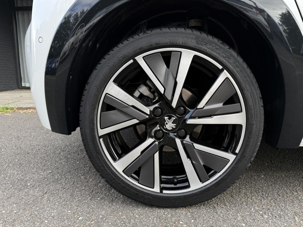 Peugeot 208 1.2 puretech gt pack - parelmoer - leer - pano -