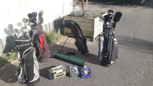 Mega sale: verschillende golfsets, golfschoenen en accessoires