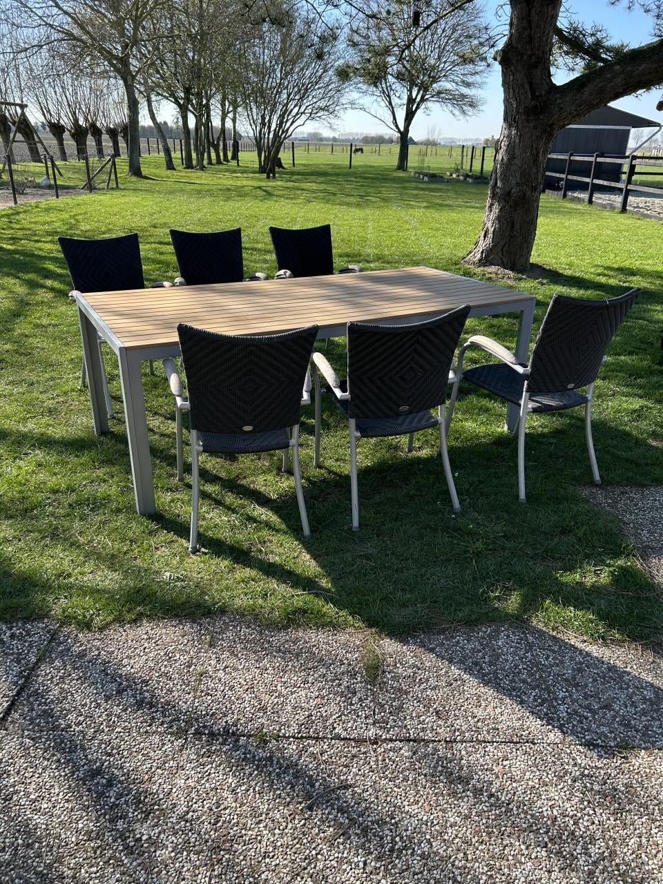 Tuinset incl 6 stoelen