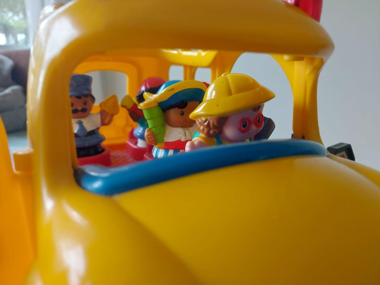 Fisher-Price Little People Lil' Movers Schoolbus incl. 4 poppetjes/muziek