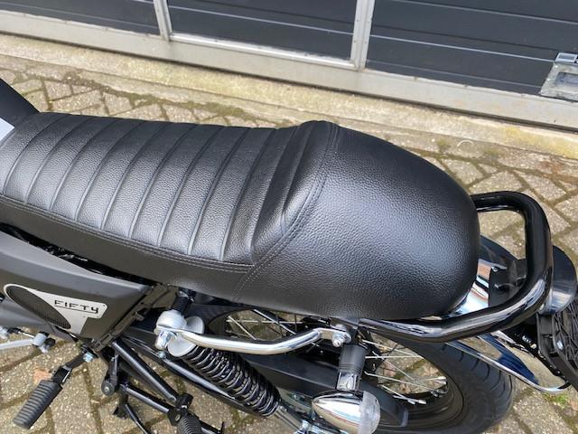 Schitterende Mash fifty caferacer nardo grey 3880 km nu 1699 euro