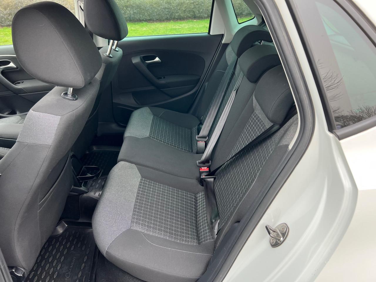 Werkelijk als nieuw, VW Polo 2015 met slechts 93000 km, Panoramadak!