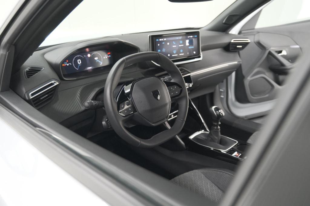 Peugeot 2008 puretech 100 allure | apple carplay | parkeersensoren | climat