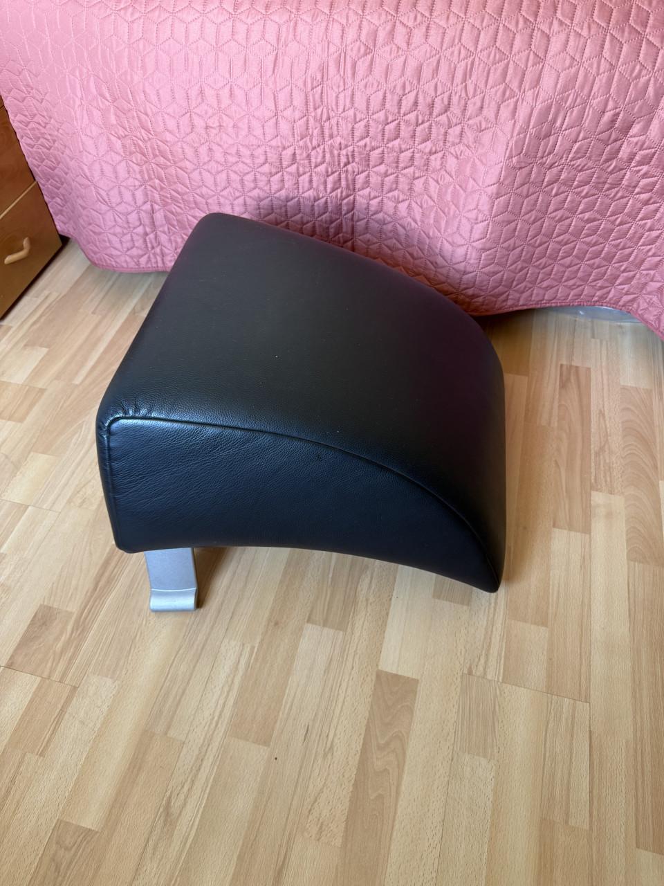 Voetenbank Rolf Benz 322