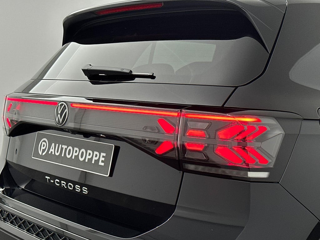 Volkswagen T-cross r-line-edition 1.5 110 kw / 150 pk tsi suv 7 versn