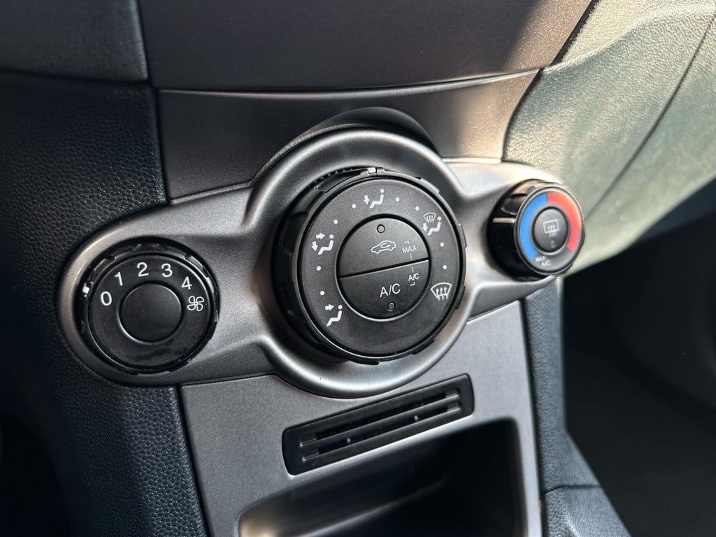 Ford Fiesta 1.25 trend // nieuwe distributie // grote beurt //