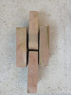 Te koop: ca. 440 gebruikte vormbak metselstenen