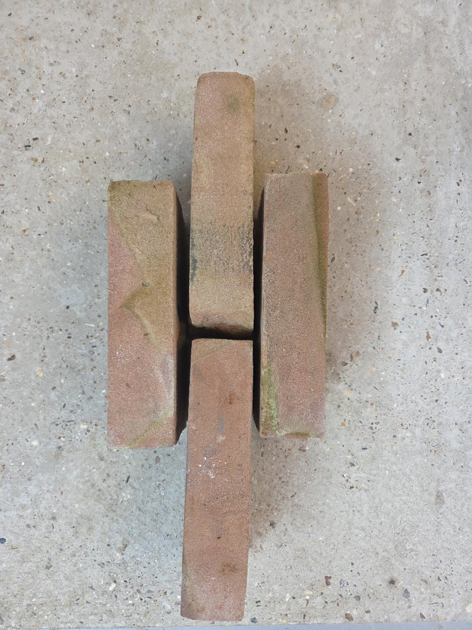 Te koop: ca. 440 gebruikte vormbak metselstenen